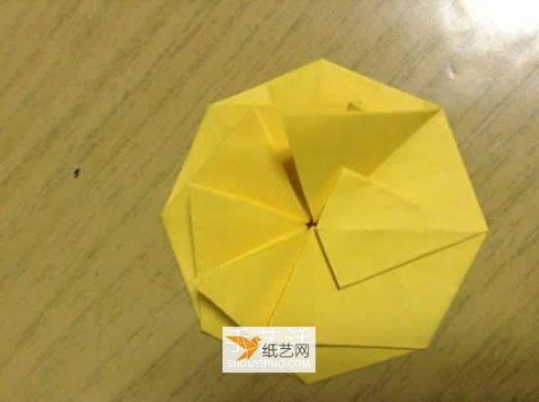 Detailed explanation of the steps of sunflower origami