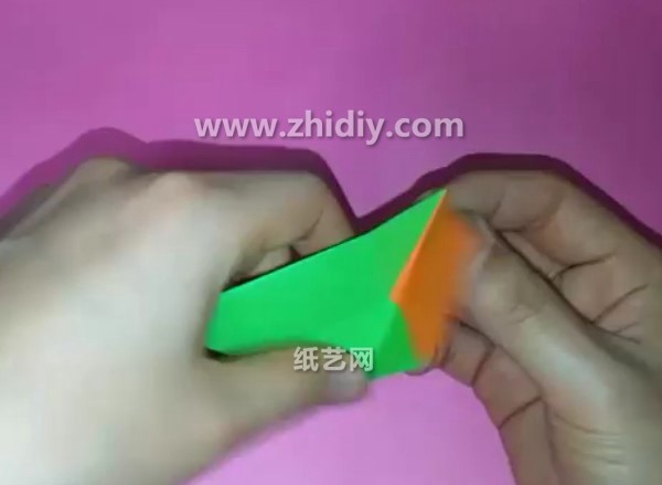 Origami video tutorial for three-dimensional cute origami tank