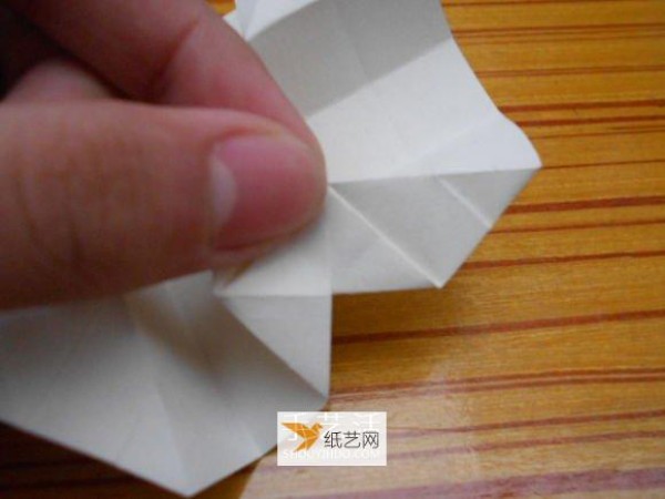 Illustration of the specific folding method of Fukuyama Paper Rose