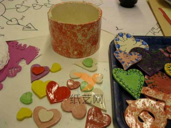 DIY tutorial for Valentine’s Day gift of love wind chimes made of ultra-light clay