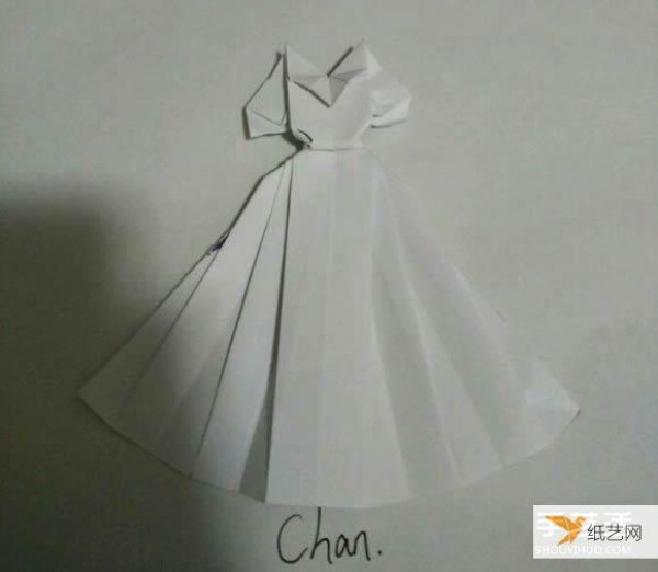 Illustrated steps on how to fold a very beautiful and elegant origami wedding dress