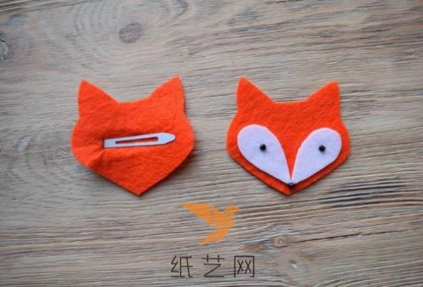 Tutorial on how to make handmade little fox hairpins for children as Christmas gifts