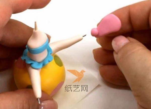 Detailed tutorial on making a cute little girl from ultra-light clay