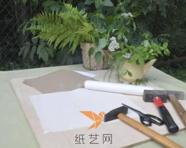 Ingenious plant pattern printing method for making New Year gift fabrics