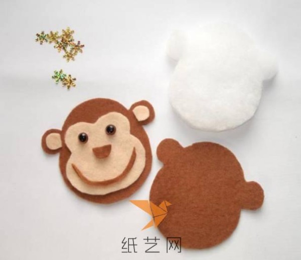 Tutorial on how to make a cute little fabric monkey for Christmas gifts