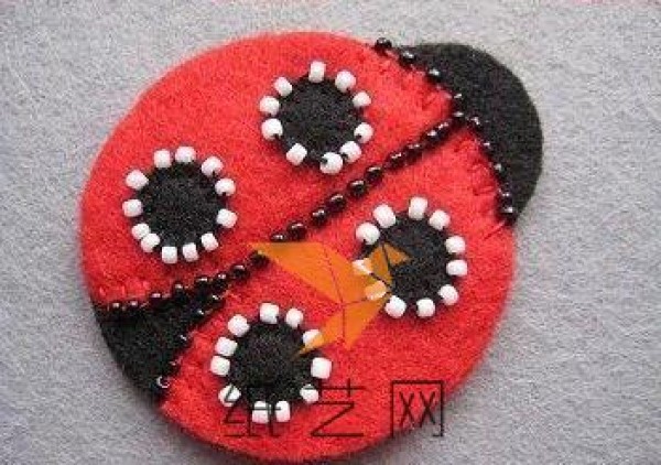 Cute little ladybug brooch making tutorial