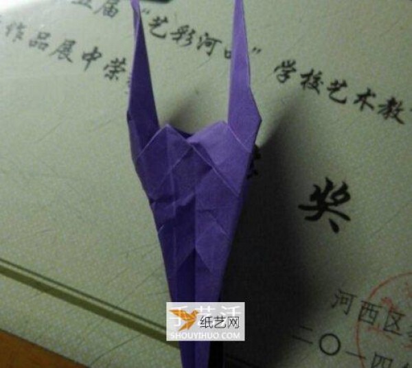 Illustration of how to fold beautiful roses and paper cranes