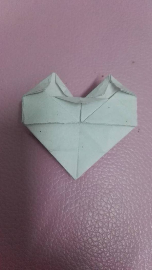 Super loving Valentine’s Day gift origami heart tutorial