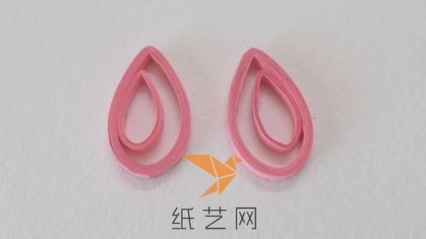 Tutorial on making beautiful drop-shaped paper earrings