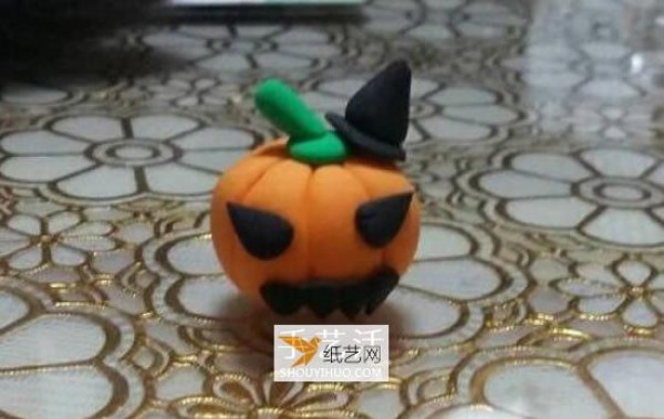 Use ultra-light clay to make a scary jack-o-lantern