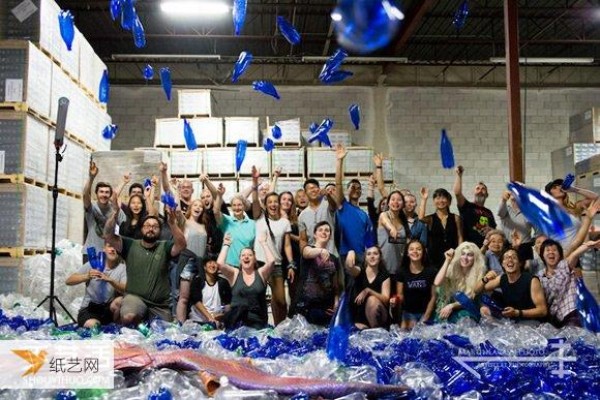 Showing an ocean of 10,000 plastic bottles and using mermaids to interpret environmental protection