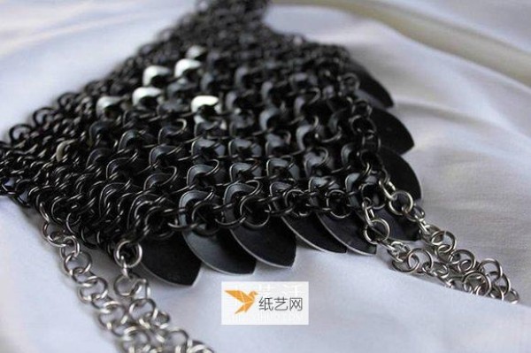 Turn the ideas in your head into physical products: a piece of armor jewelry covered with scales