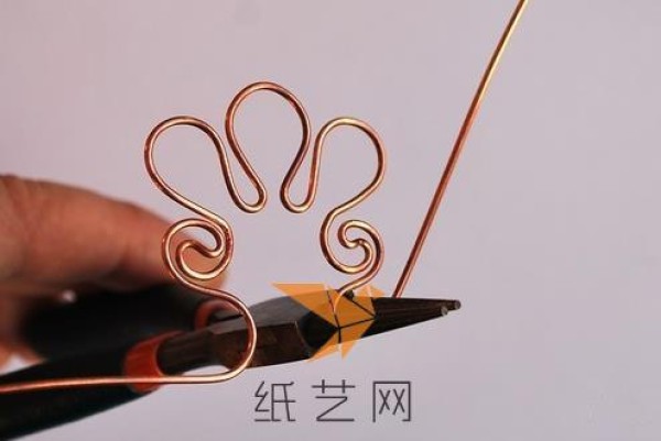 Tutorial on how to make a vintage and delicate winding hairpin for Valentine’s Day gift