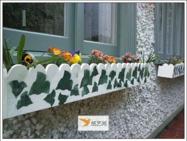 Illustrated tutorial on how to make your own window sill flower box