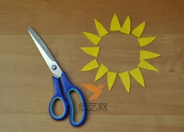 Sunflower DIY tutorial made from non-woven fabrics