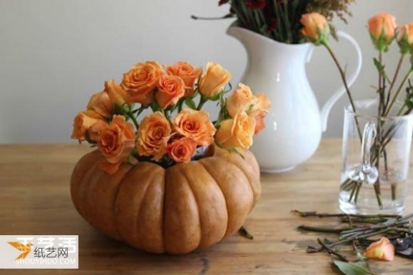 How to make a personalized Thanksgiving vase using pumpkins