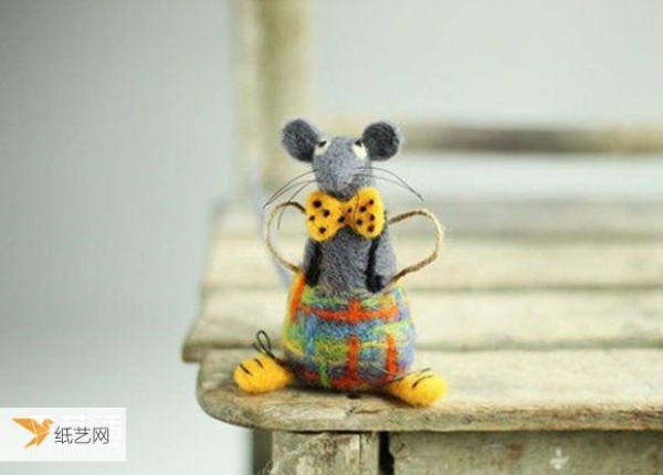 A heart-warming handmade work - pictures of cute wool felt animals