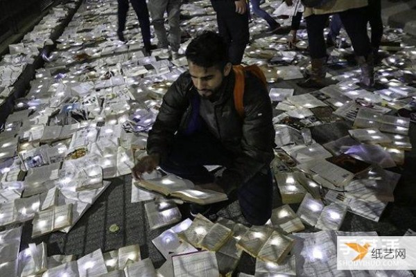 Day Night: 10,000 Books on the Streets of Toronto Art Event