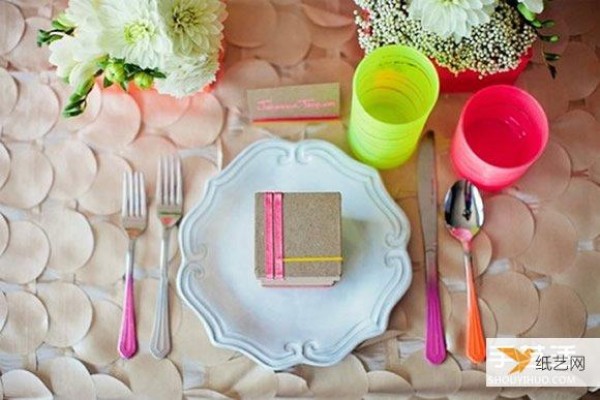 Tutorial on how to make very simple personalized tableware by hand