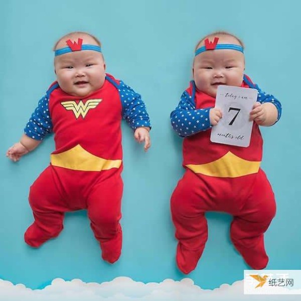 Photography of 8-month-old premature twin sisters of popular celebrities