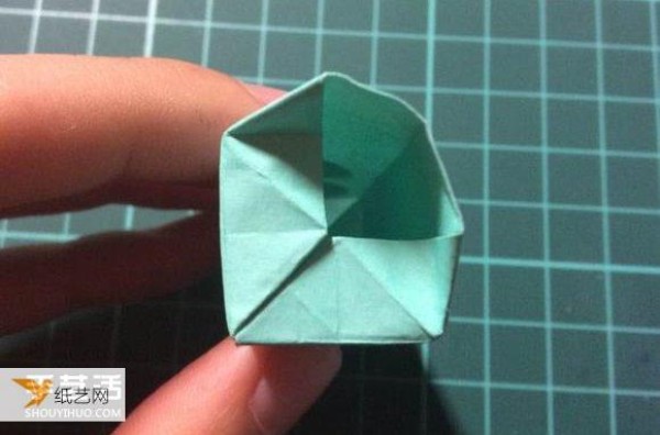 Illustrated steps on how to make an origami pencil with a unique shape by hand