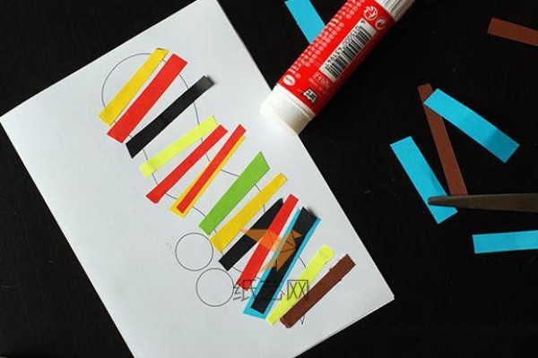 Childrens handmade tutorial on making colorful snake bookmarks