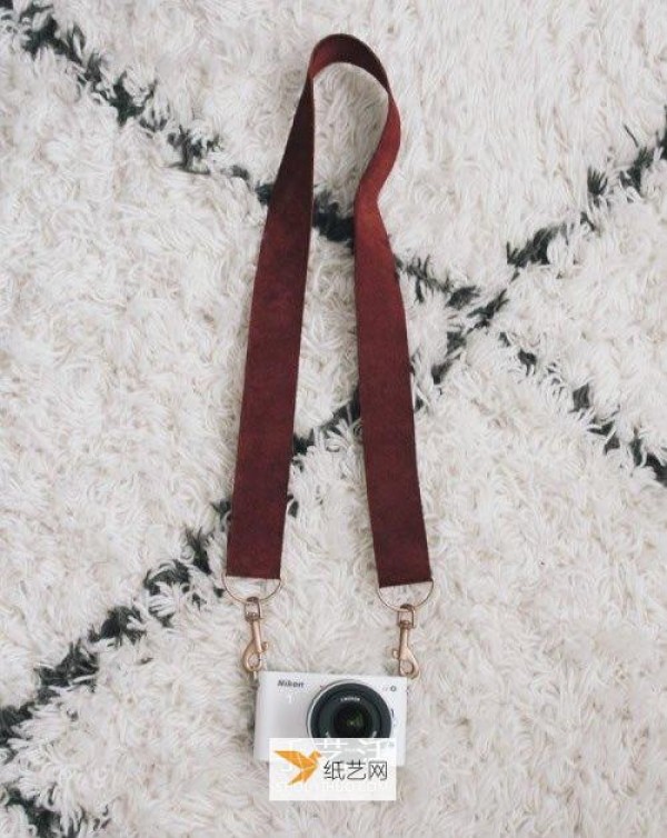 The easy way to make your own camera strap