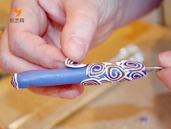 Make beautiful crochet handles by hand using ultra-lightweight clay