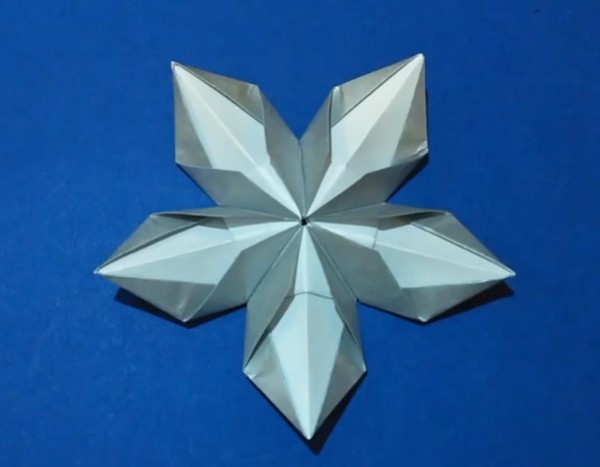 Simple origami flower decoration making tutorial