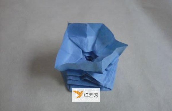 Illustration of steps to fold a 25-petal rose using hand-kneaded paper