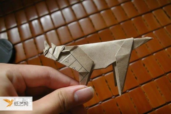 Illustrated tutorial for folding the massive Mabona Rhino using some simple origami