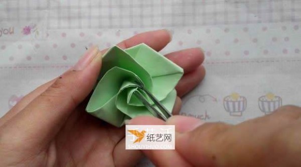 How to fold a beautiful diamond rose