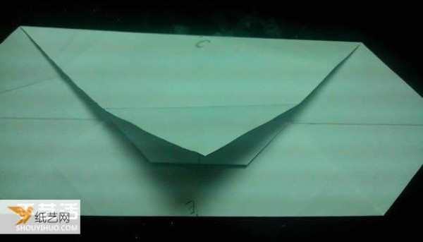 Illustration of a very beautiful hand-folded box with paper crane packaging