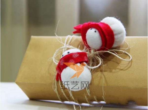 Cute handmade non-woven snowman Christmas decoration tutorial