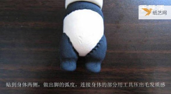 Illustrated tutorial for hand-making a personalized giant panda using ultra-light clay