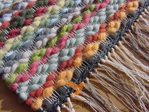 DIY woven blanket tutorial with a full sense of art