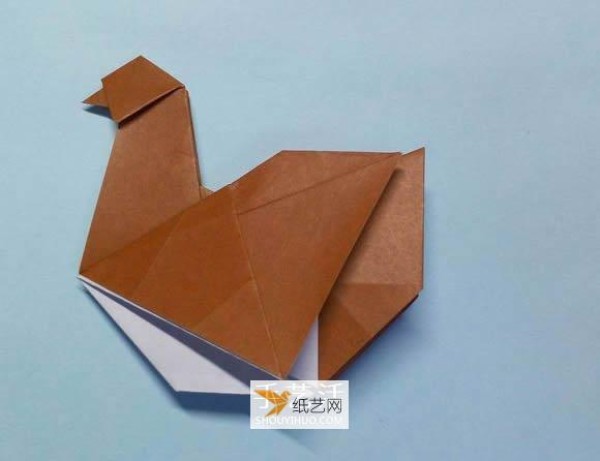 Detailed step-by-step illustration of folding a hen