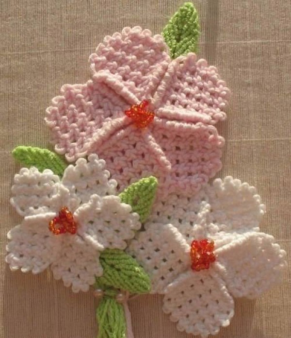 Wool flower weaving, beautiful and exquisite handmade wool knitting five-petal flower, detailed weaving tutorial illustration