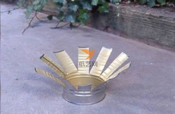 Turn waste into treasure: Used milk powder boxes transformed into small barbecue stove