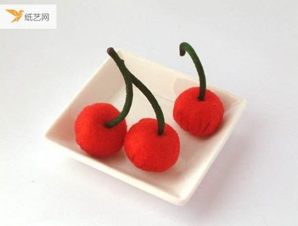 Pictures of handmade fruit delicacies models using non-woven materials