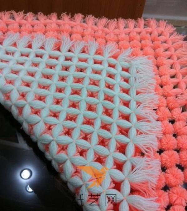 Super simple handmade yarn ball blanket tutorial