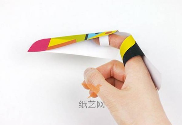 Cartoon finger toy made from paper model drawings