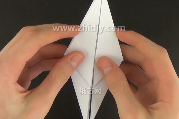 Origami video tutorial for handmade origami rocket