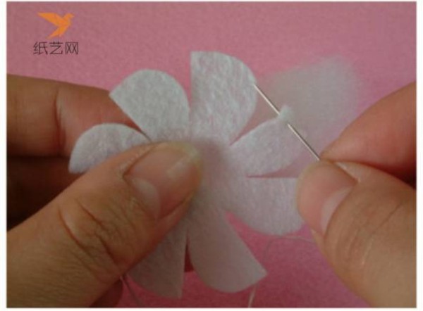 Non-woven fabric tutorial Tutorial on making beautiful white flowers made of non-woven wool felt