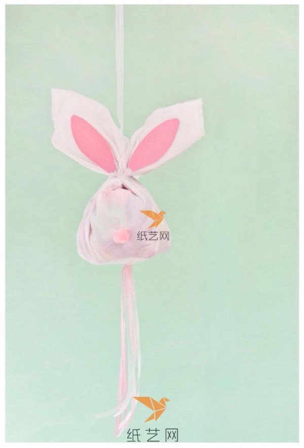 Tutorial on how to make a cute rabbit-shaped cloth bag