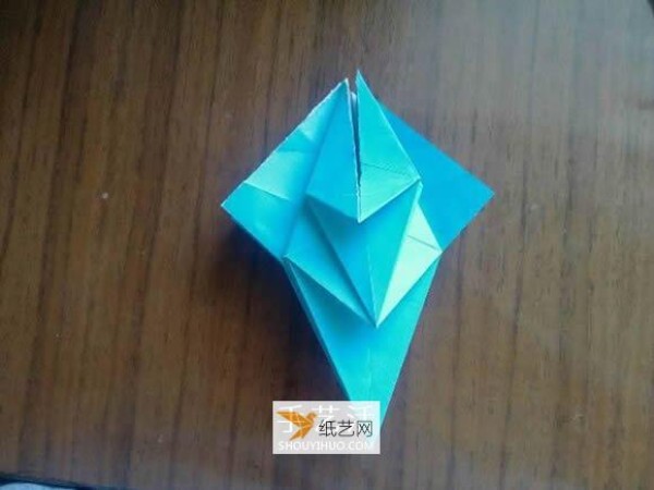 Illustration of folding method of three-dimensional eight-petal chrysanthemum during Double Ninth Festival