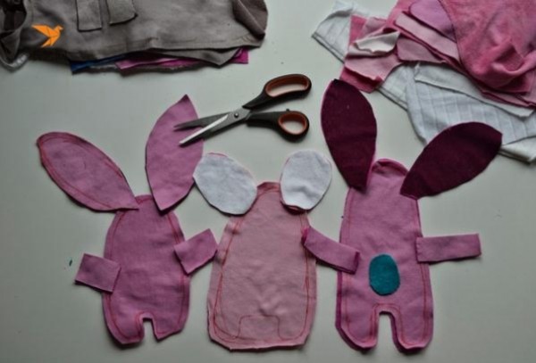 Tutorial on how to make cute little dolls by using old clothes from waste.