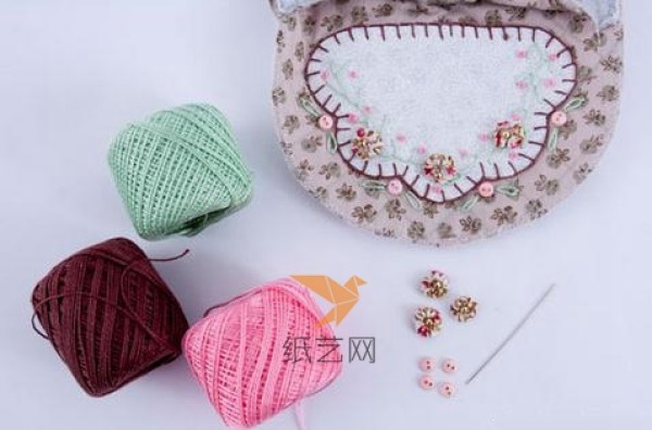 Tutorial on how to make a cute little girl’s coin purse