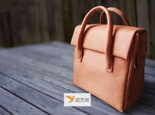 A simple way to make a plain handbag for women