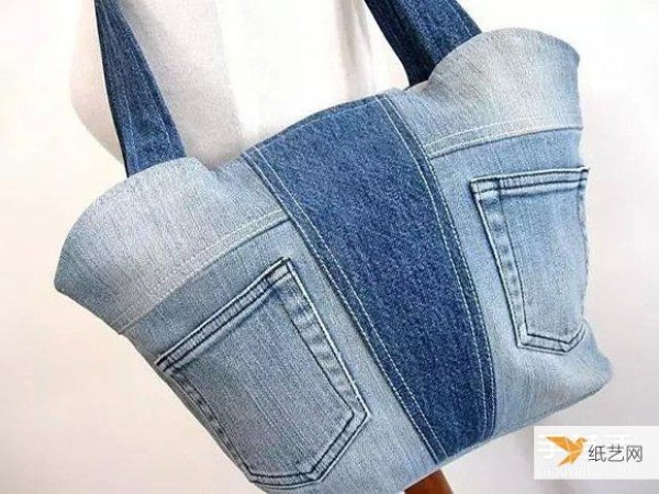 Tutorial on how to make personalized and creative small items from discarded jeans